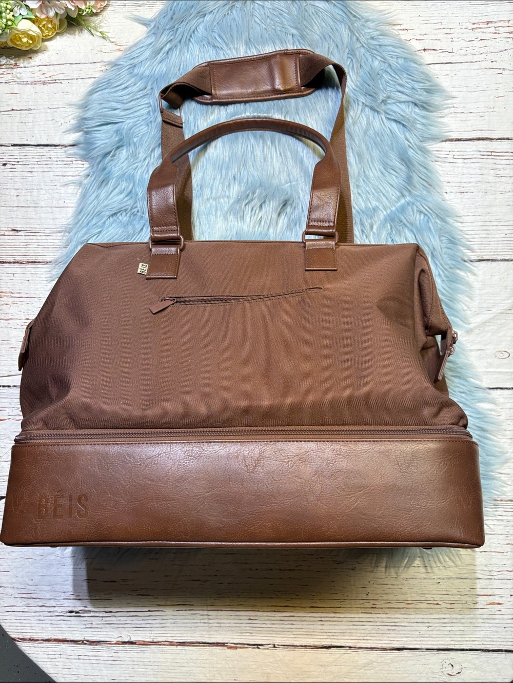 Béis The Weekender in Maple